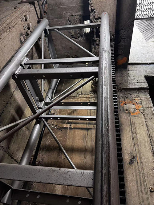 Elevador industrial para pozo minero en México