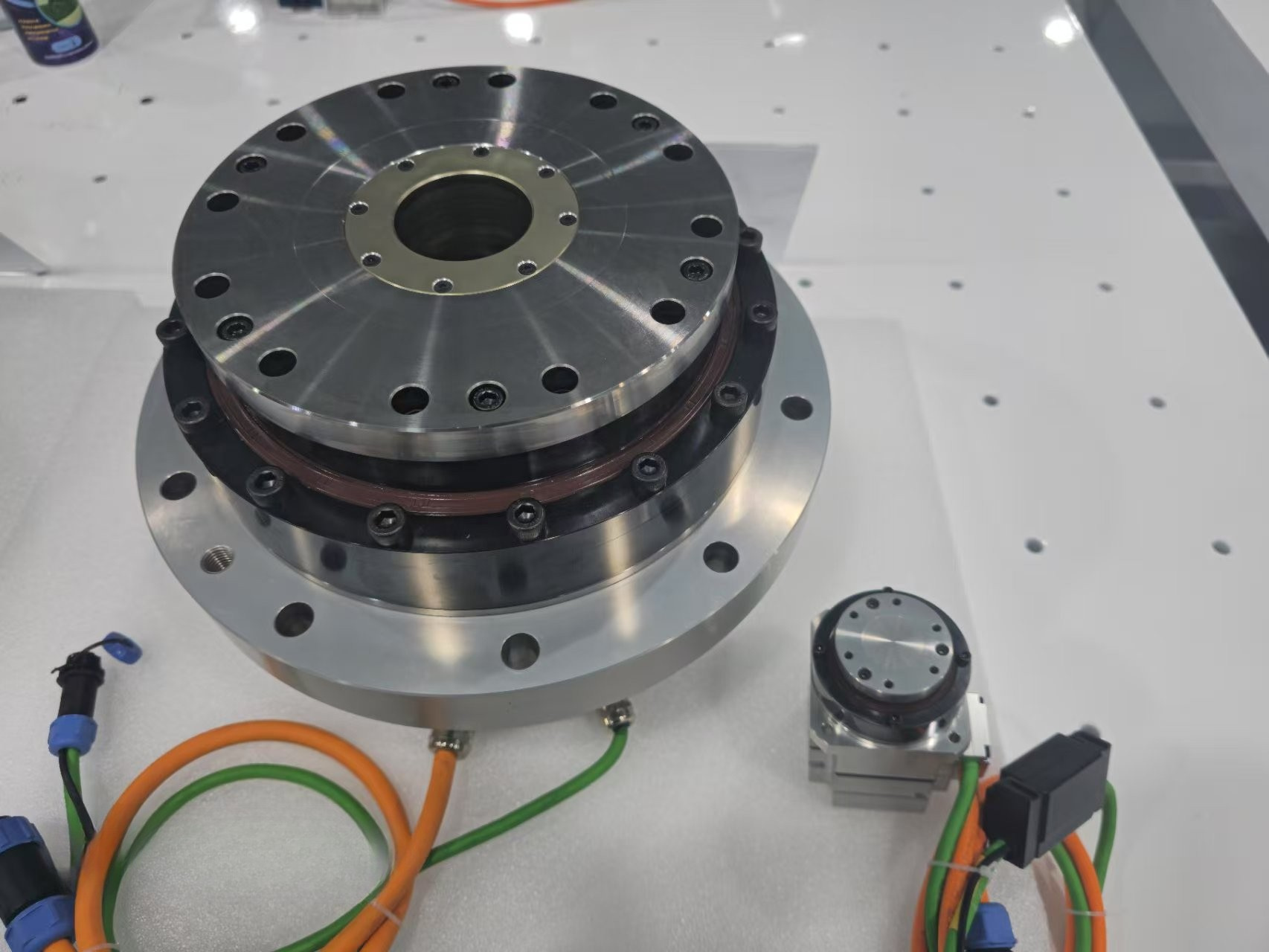 How HONPINE harmonic drive servo motor achieves ultra-high performance and ultra-high precision