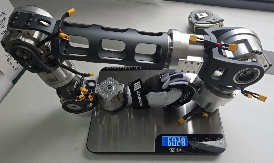 harmonic actuator robot arm