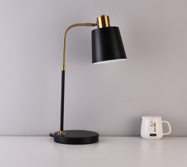 KT114T Table Lamp With USB Port 
