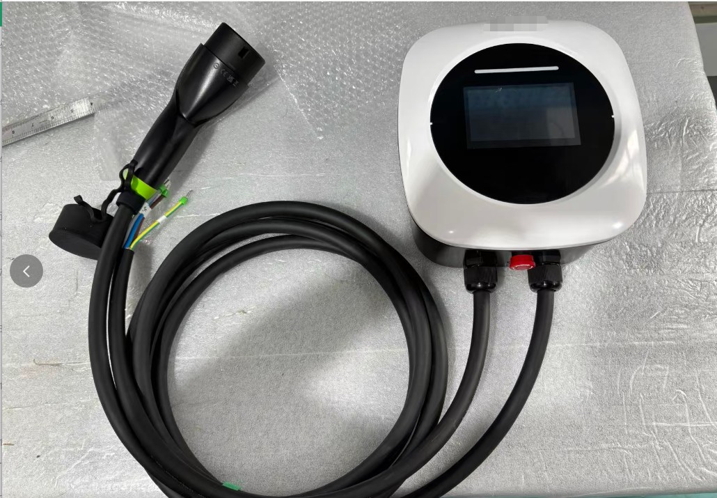 محطات شحن جدارية من المستوى 2 محطة شحن مركبات كهربائية EV جدارية Type 2 وGB/T بقدرة 32A / 7 kW / 11 kW / 22 kW مع Wi-Fi والتحكم عبر التطبيق