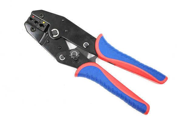 Bornes isolées et outils de sertissage de connecteurs LXR-30J Bornes isolées et outils de sertissage de connecteurs LXR-30J