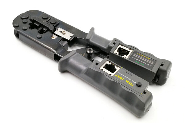 Outils RJ45 RJ12 RJ11 pour sertir, dénuder, couper et tester les câbles HT-N568CR