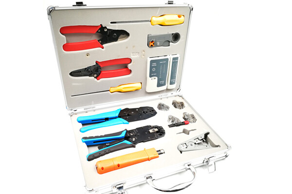 Trousse à outils réseau et testeur de câble HT-K4015
