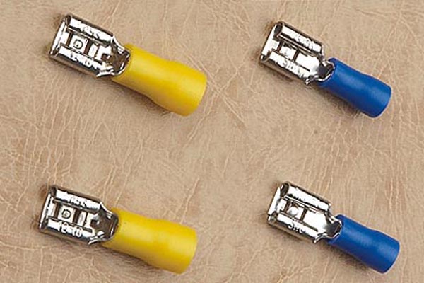 Connecteur femelle isolé Connecteur femelle isolé