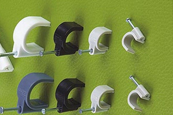 Attaches-câbles Attaches-câbles