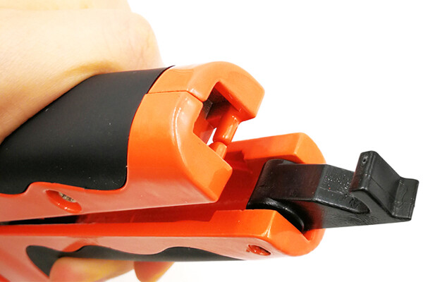 Coupe-tube PVC max. Ø42 mm PC-317-42