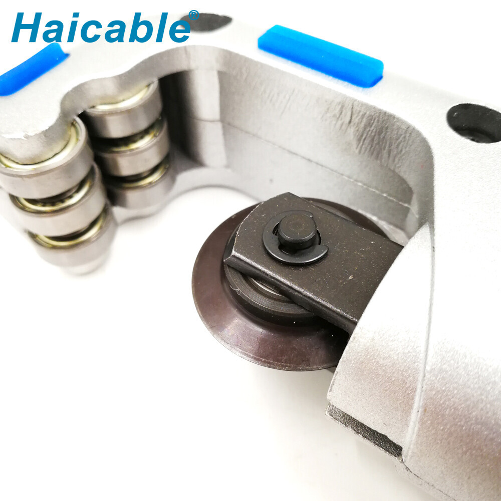 CT-532 Coupe-tube à rouleaux