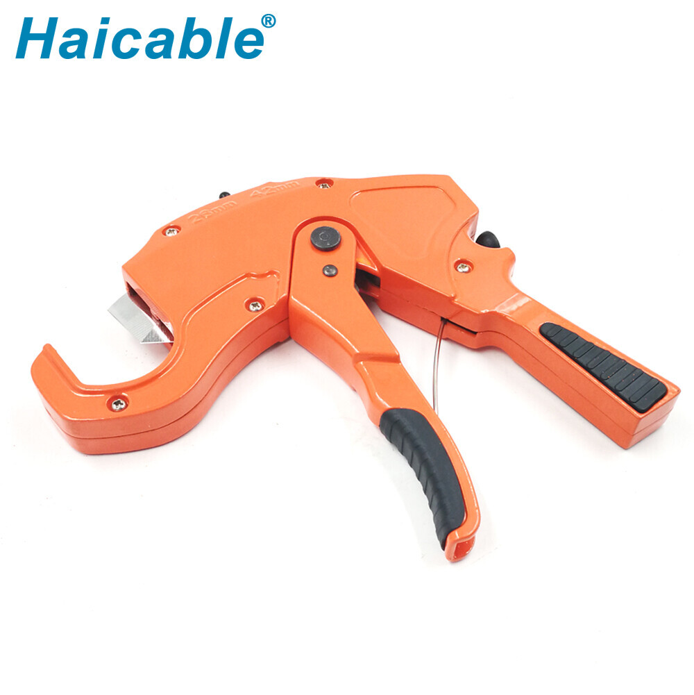 Coupe-tube PVC max. Ø42mm PC-0817 Coupe-tube PVC max. Ø42mm PC-0817