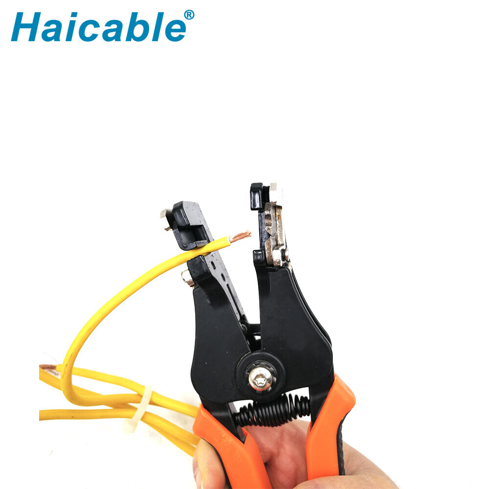 Dénudeur de câble solaire photovoltaïque LA-700B