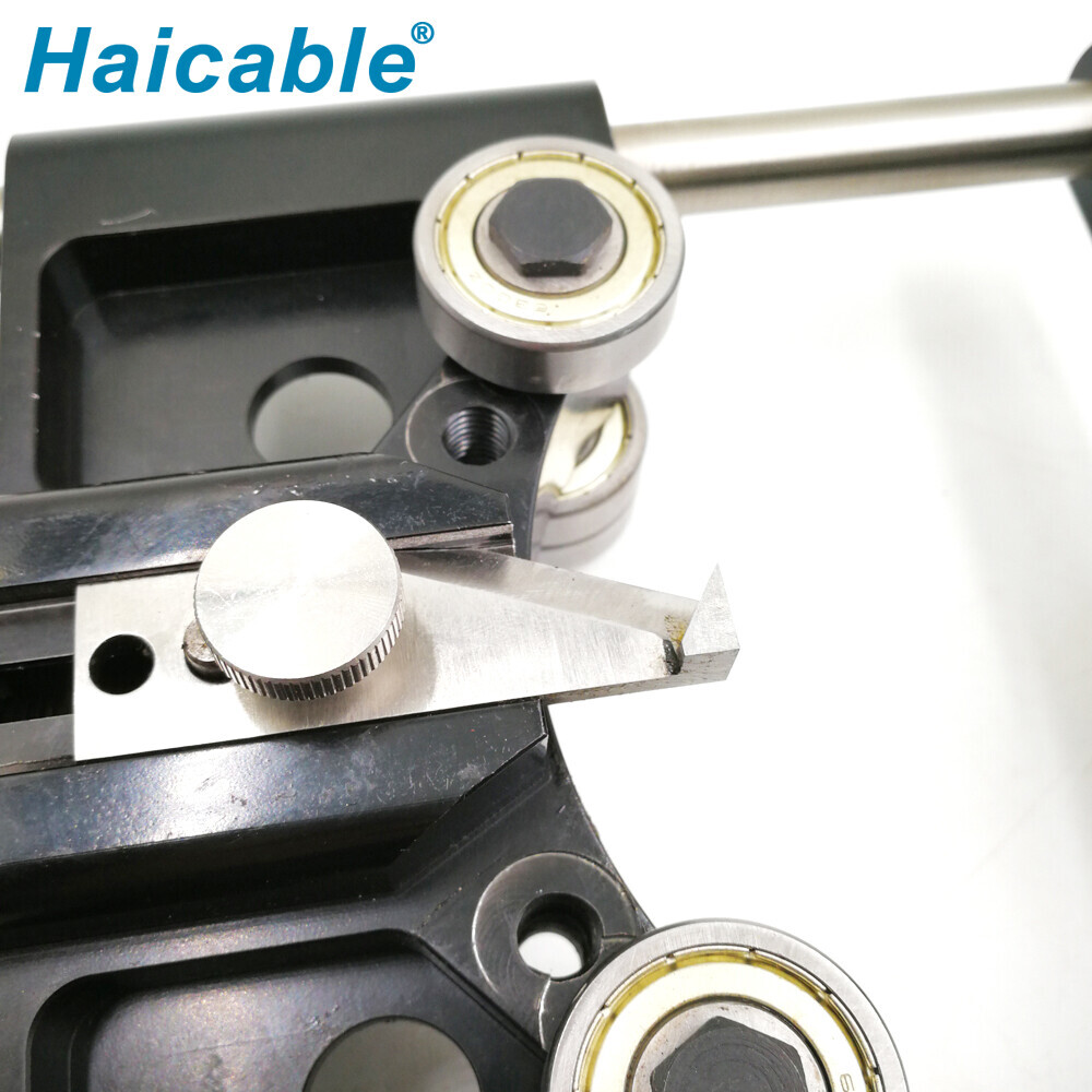 Dénudeuse de câbles BX-150 max Φ150mm