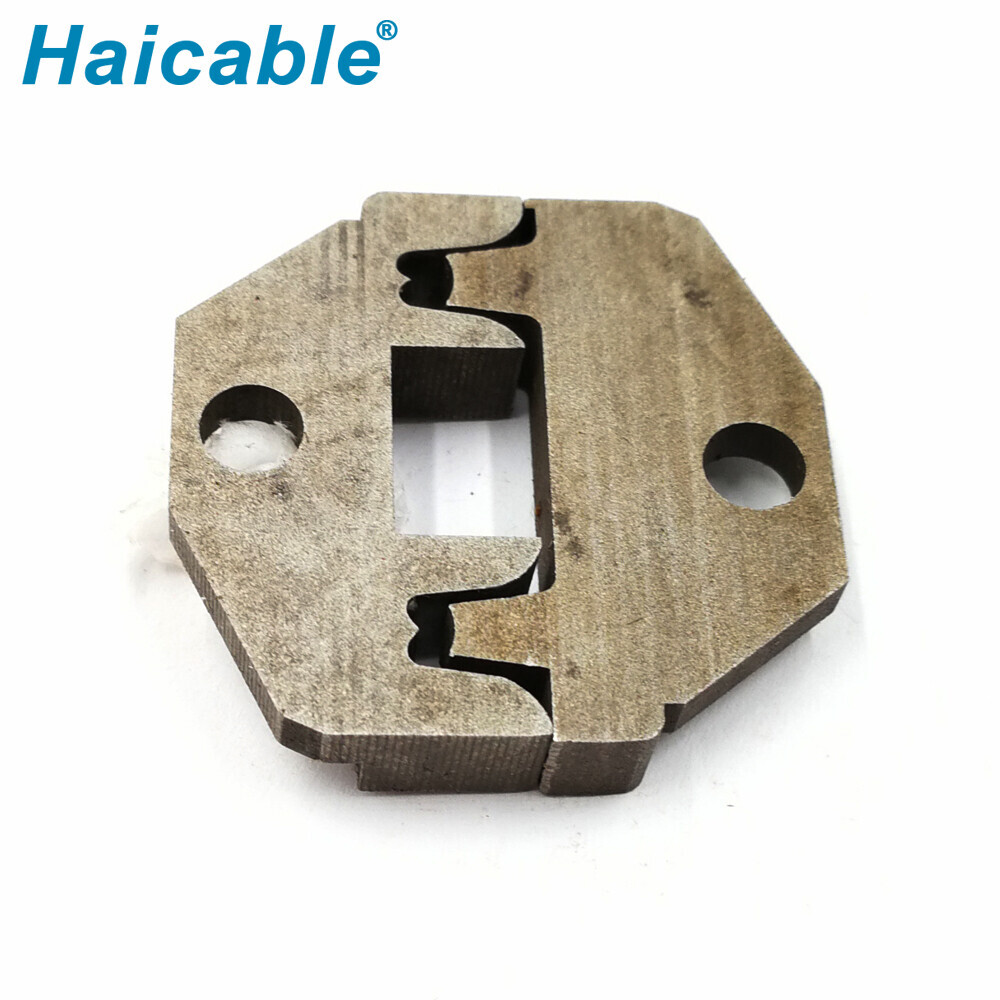 Bornes à drapeau isolées 90° 0506FL Matrices Bornes à drapeau isolées 90° 0506FL Matrices