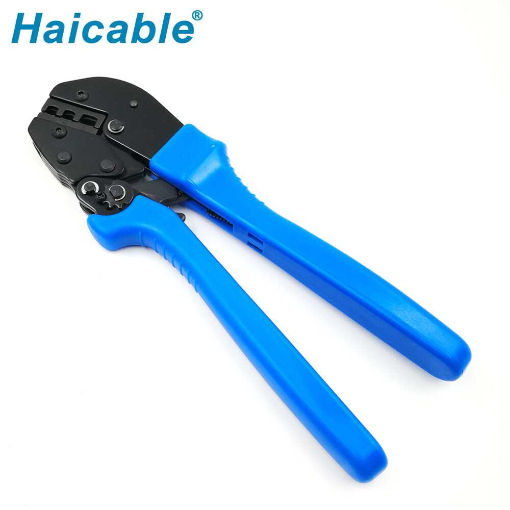 Outils de sertissage pour bornes fermées AP-103