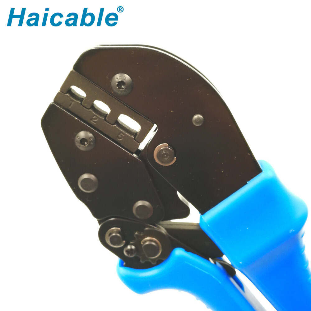 Outils de sertissage pour bornes fermées AP-103