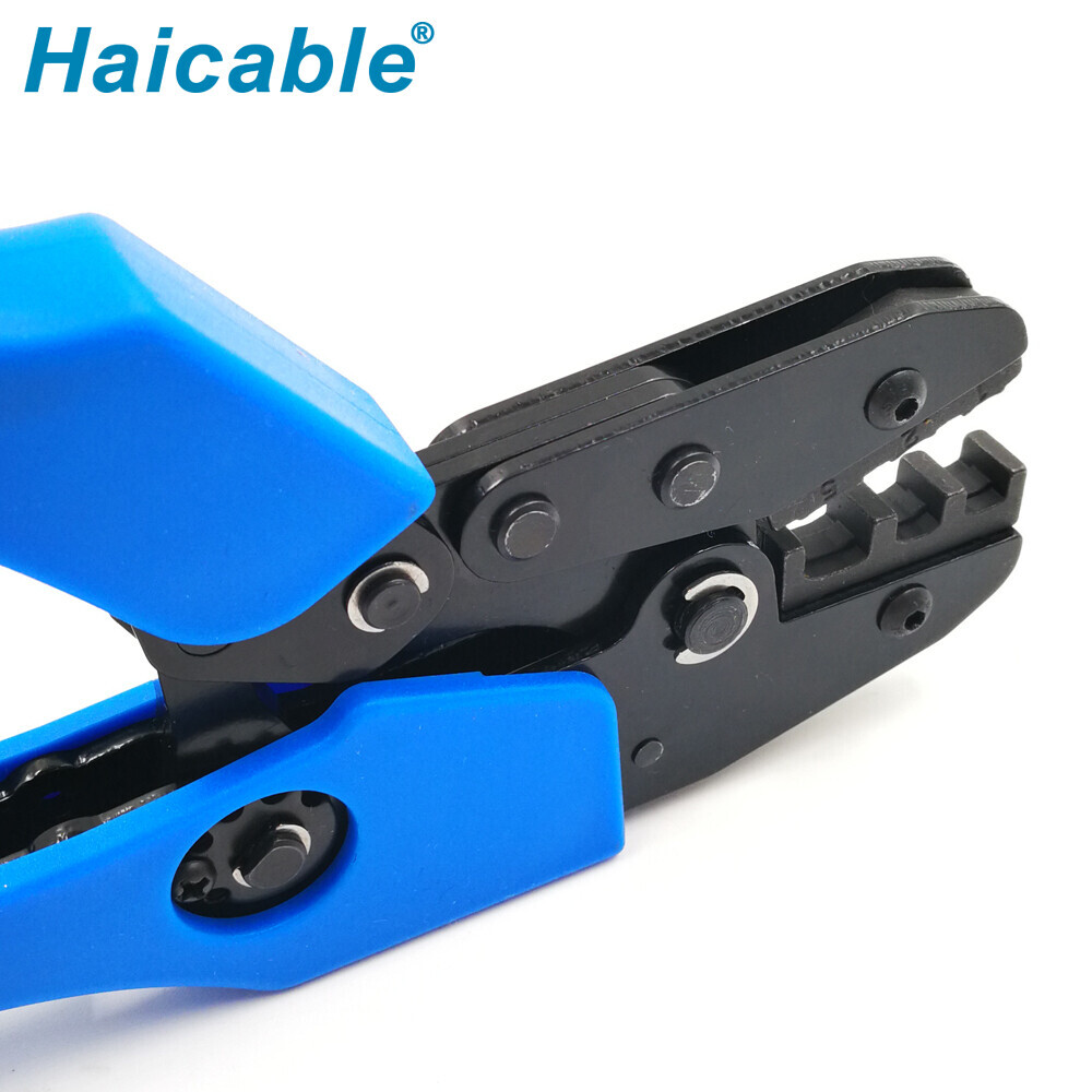 Outils de sertissage pour bornes à bout fermé AN-103