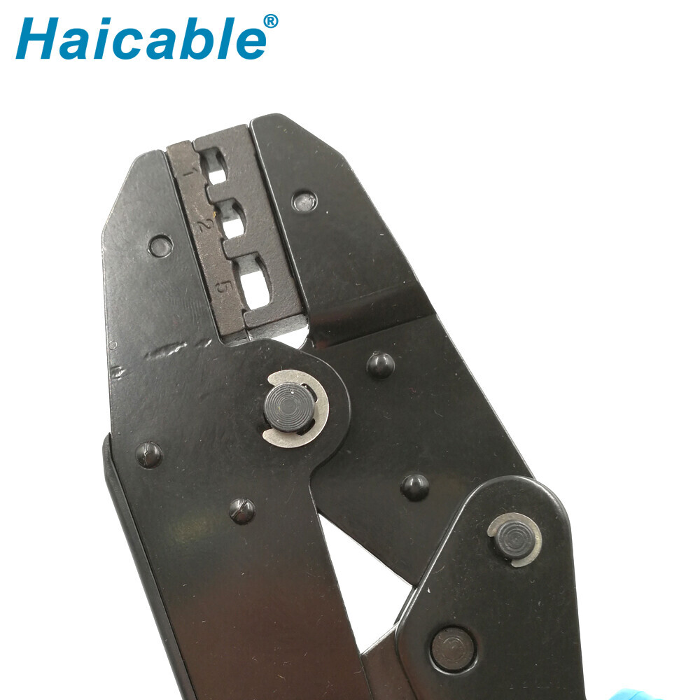 Outils de sertissage pour bornes à bout fermé LX-103