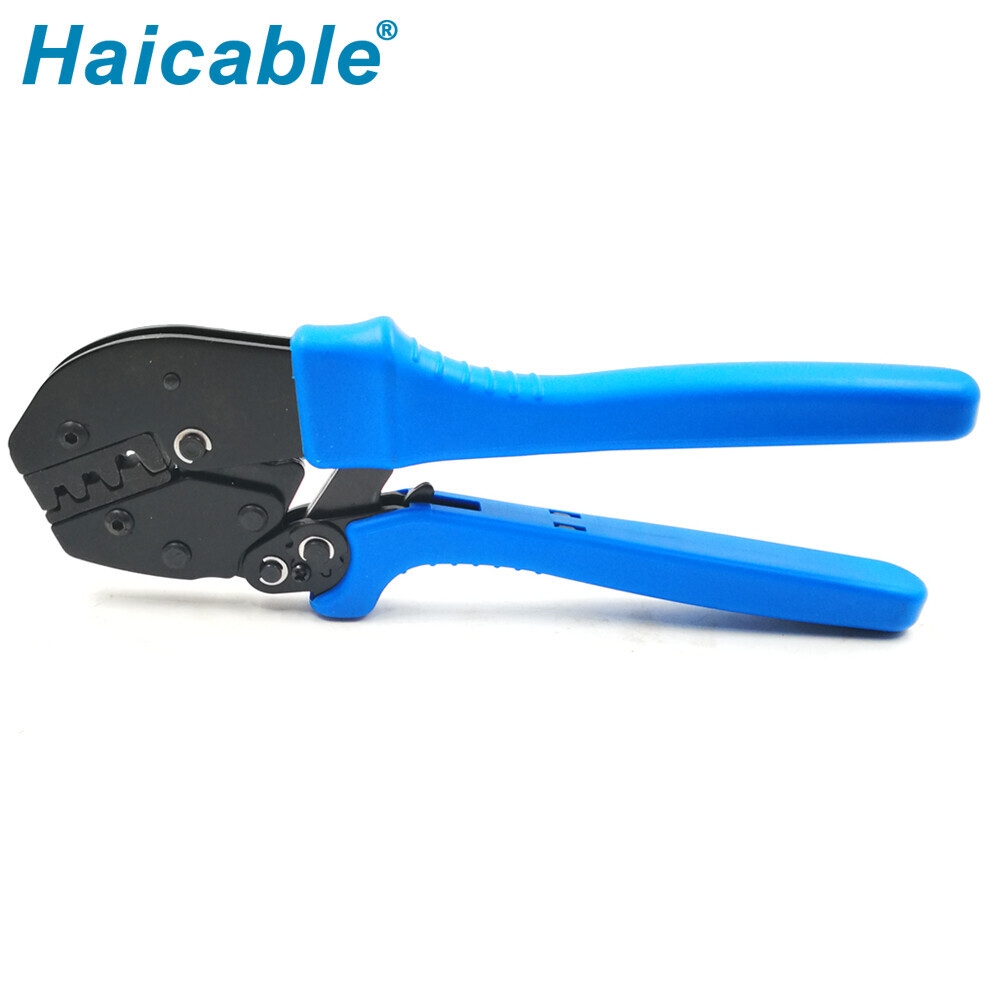 Réceptacles non isolés et outils de sertissage à languette AP-03B