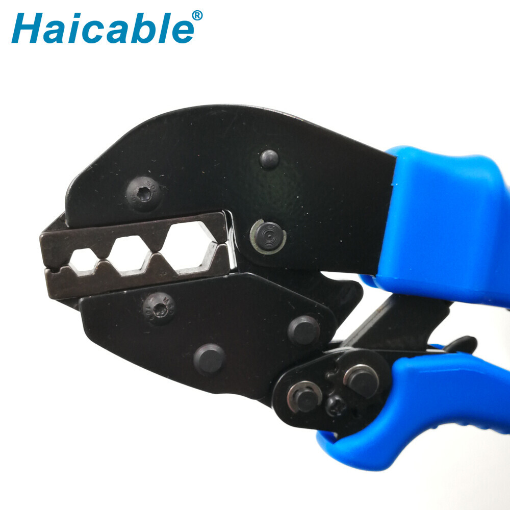 Outils de sertissage pour câbles coaxiaux AP-457