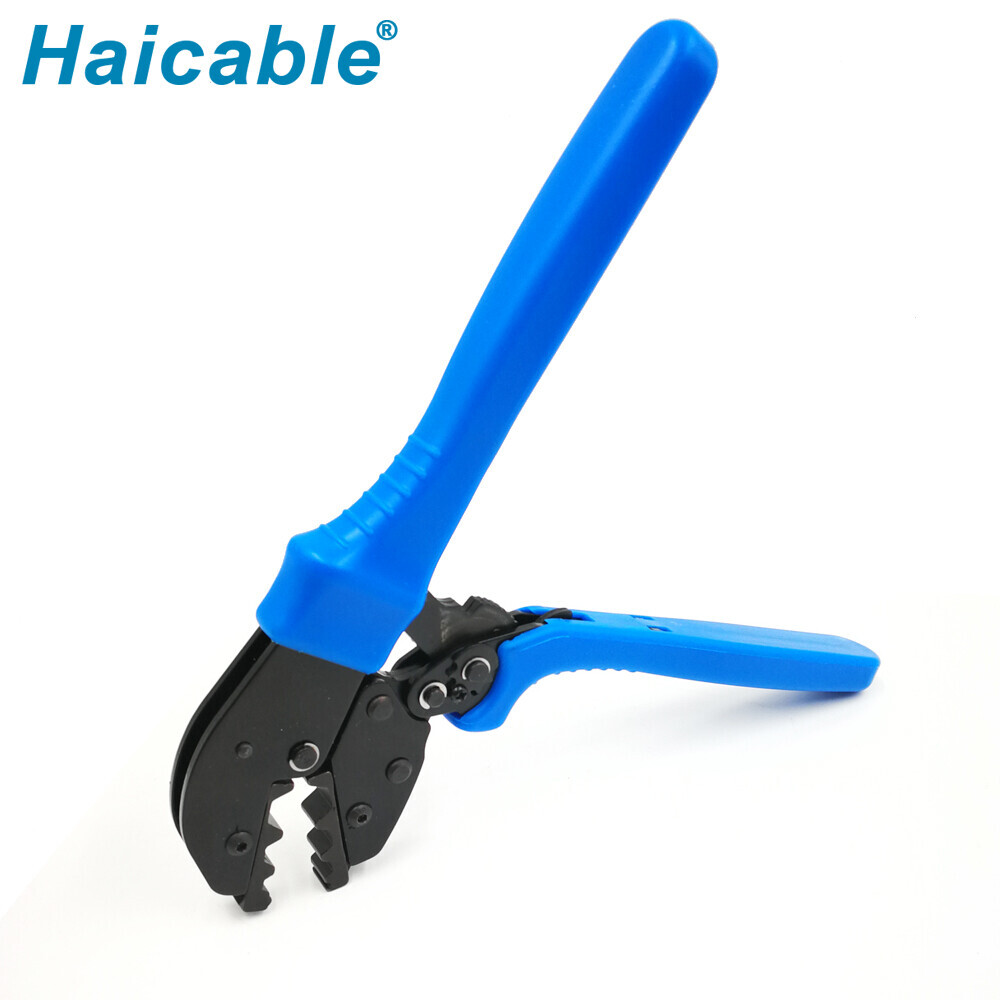 Outils de sertissage pour câbles coaxiaux AP-457