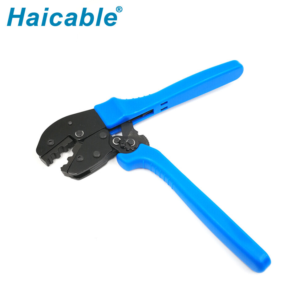 Outils de sertissage pour câble coaxial AP-02H