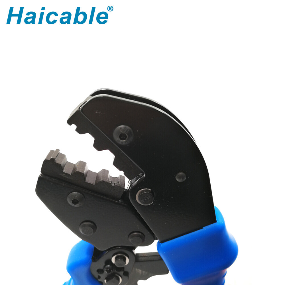 Outils de sertissage pour câble coaxial AP-02H