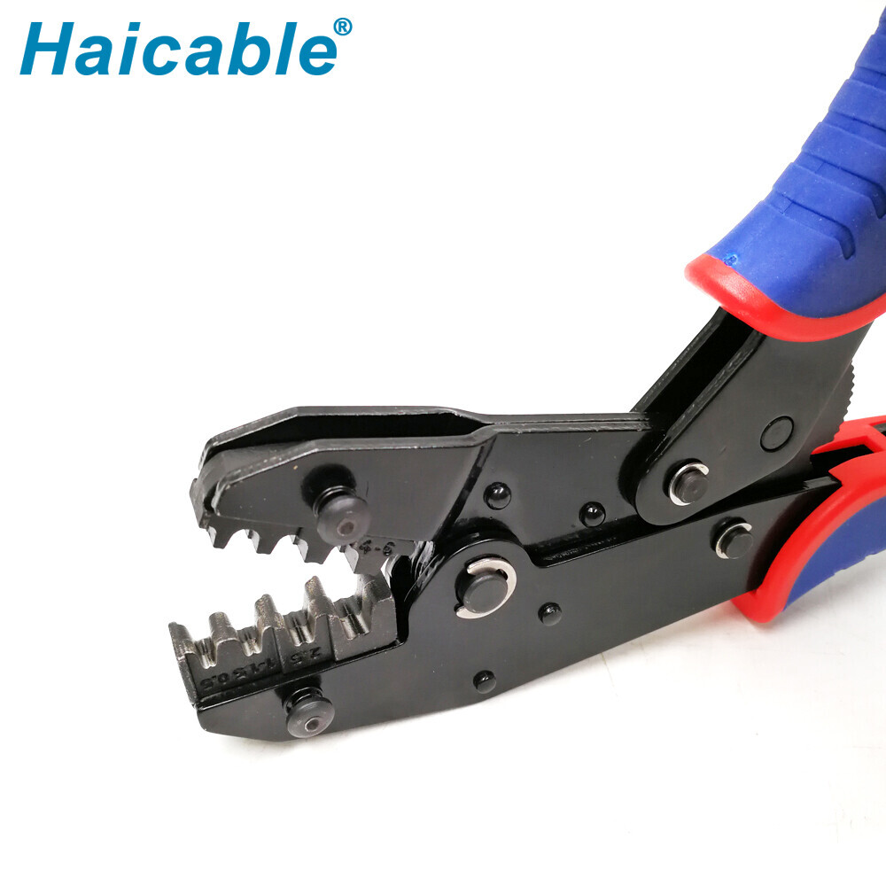 Manchon d'extrémité de cordon et outils de sertissage pour bornes isolées LXN-04B