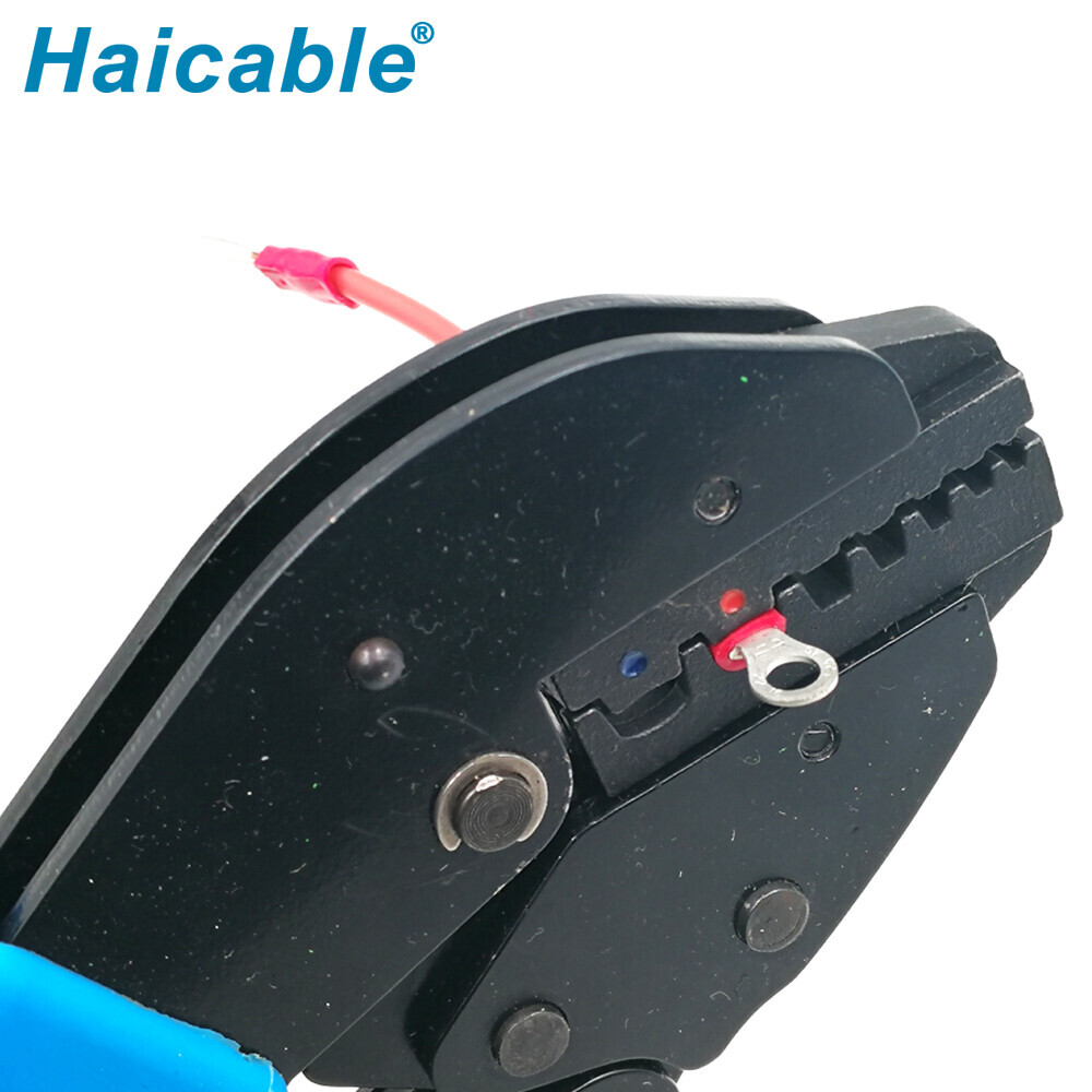 Manchon d'extrémité de cordon et outils de sertissage pour bornes isolées AP-06WF2C