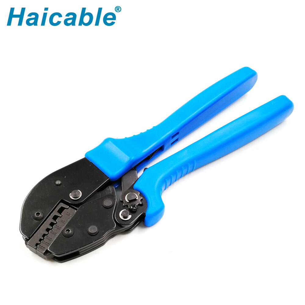 Manchon d'extrémité de cordon et outils de sertissage de bornes à embouts de câble AP-26TW