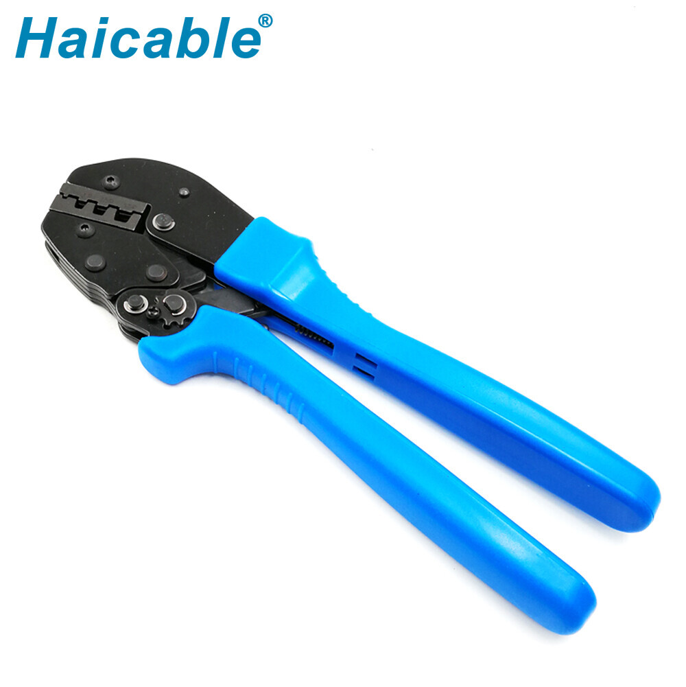 Manchons d'extrémité de câble et outils de sertissage pour embouts de fils AP-16WF