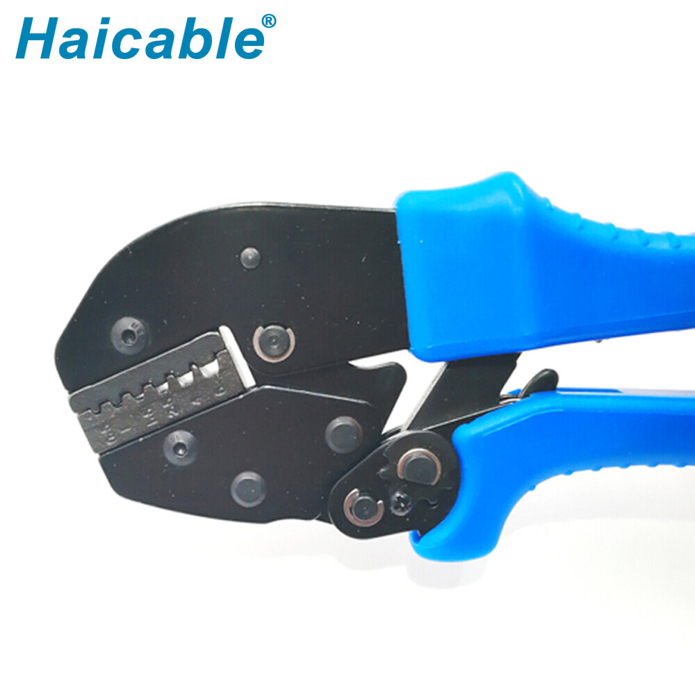 Manchon d'extrémité de cordon et pinces à sertir pour embouts de câble AP-06WF