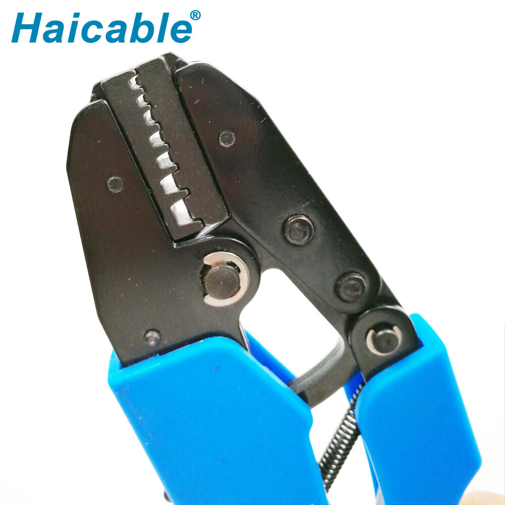 Manchons de câble et outils de sertissage de bornes AN-26TW