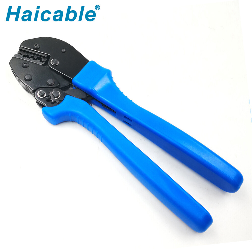 Outils de sertissage pour bornes non isolées AP-10 Outils de sertissage pour bornes non isolées AP-10