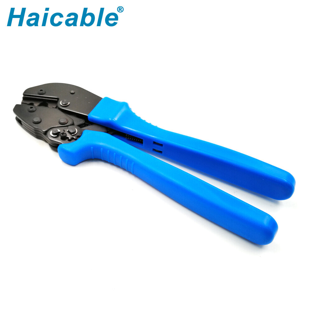 Outils de sertissage pour bornes non isolées AP-101 Outils de sertissage pour bornes non isolées AP-101