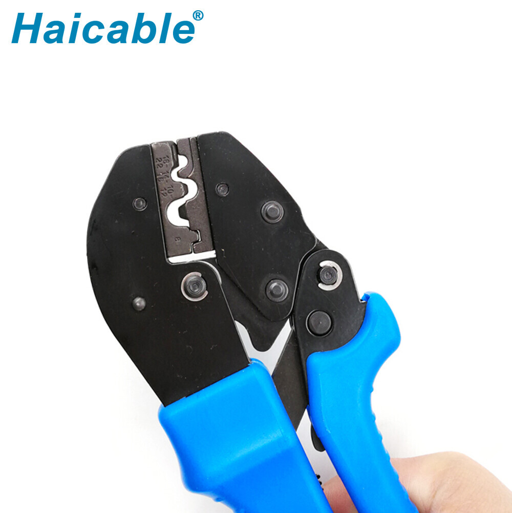 Outils de sertissage pour bornes non isolées AP-101