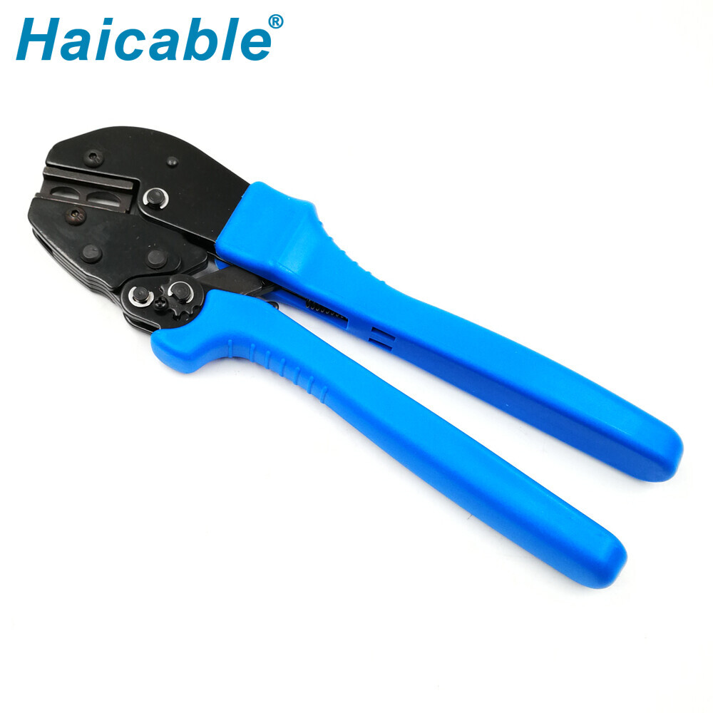 Bornes isolées et outils de sertissage de connecteurs AP-18C Bornes isolées et outils de sertissage de connecteurs AP-18C