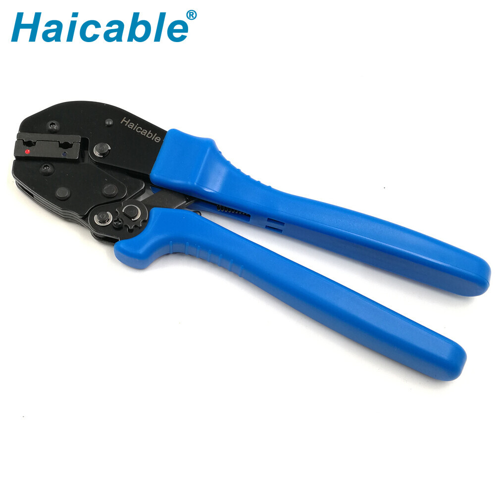 Outils de sertissage pour bornes à drapeau isolées à 90° AP-07FL