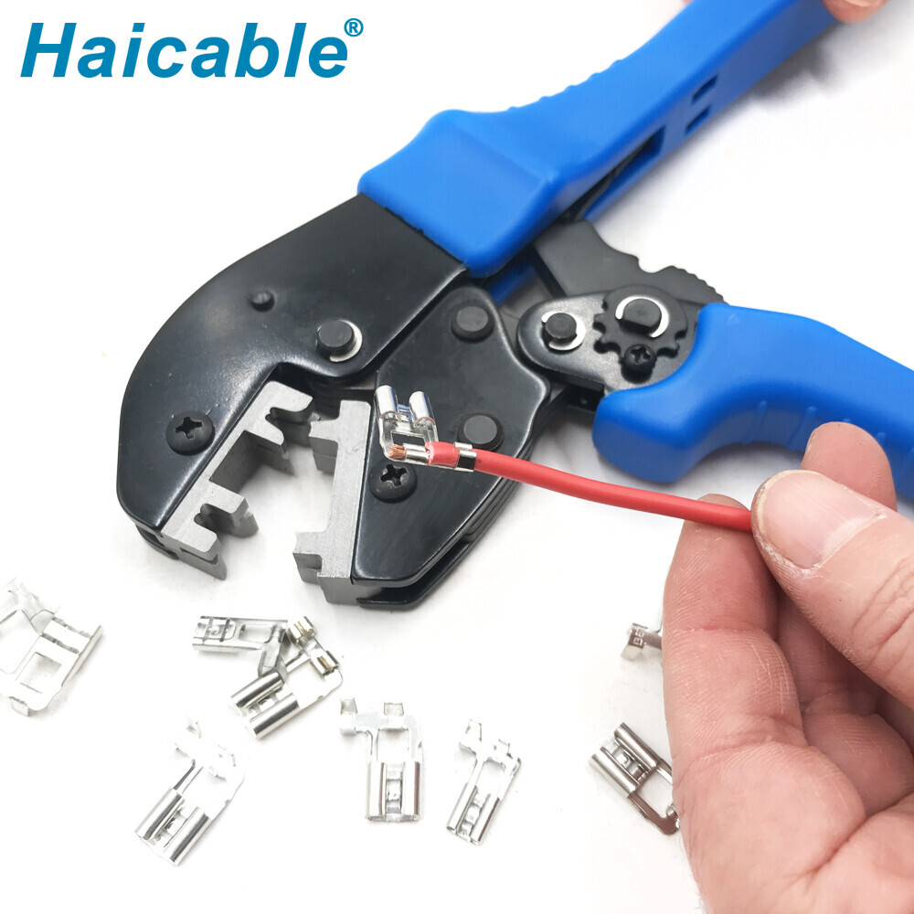 Outils de sertissage pour bornes à drapeau non isolées à 90° AP-0506FL