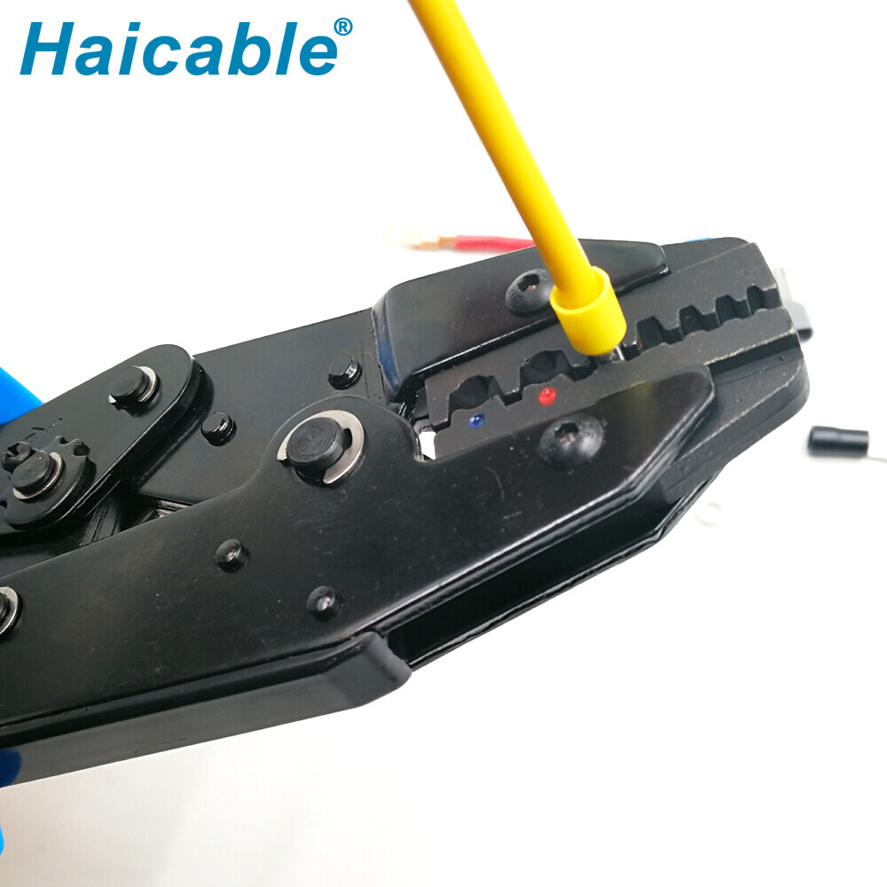 Manchon de câble et Outil de sertissage pour bornes isolées LX-06WF2C