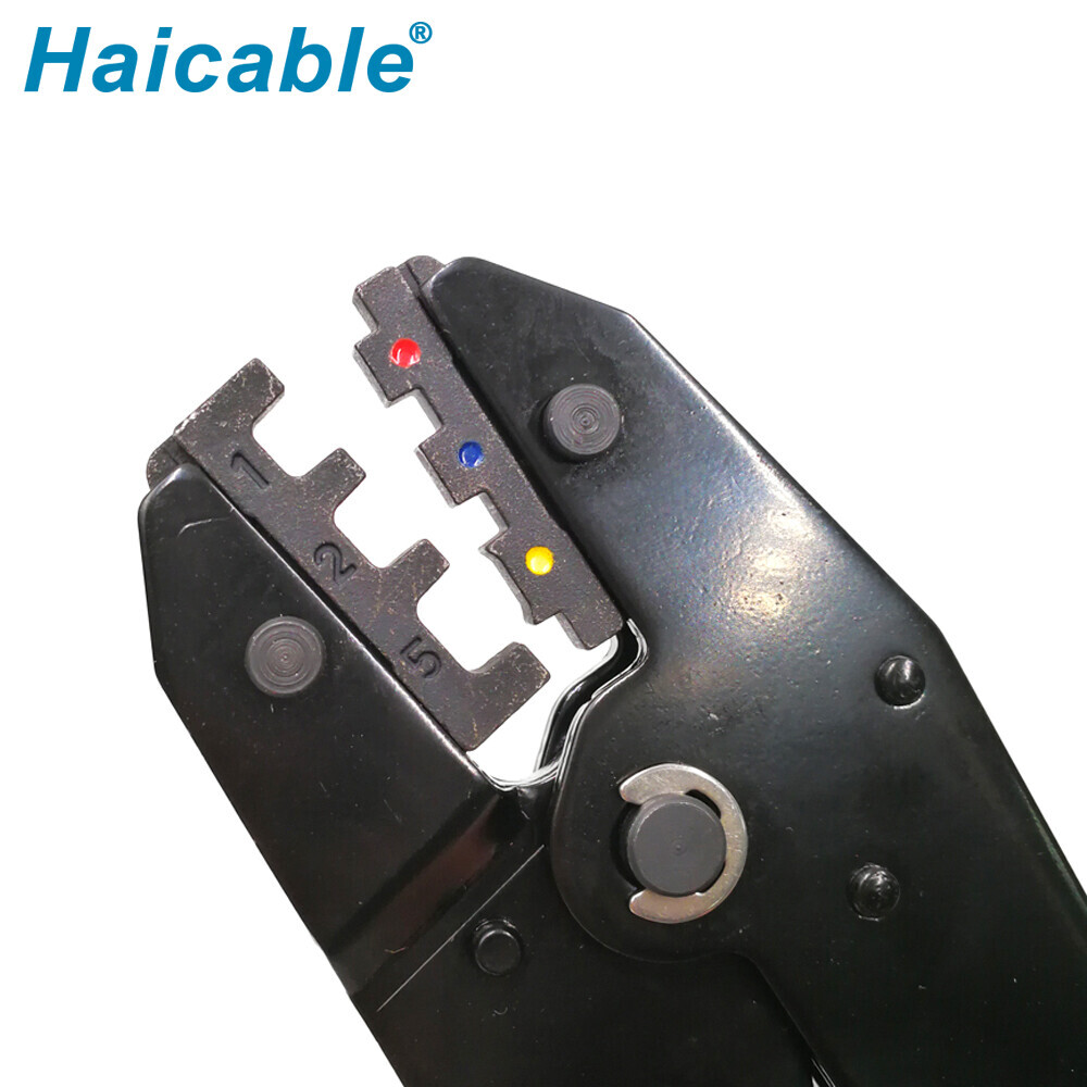 Outil de sertissage pour cosses isolées LXN-125