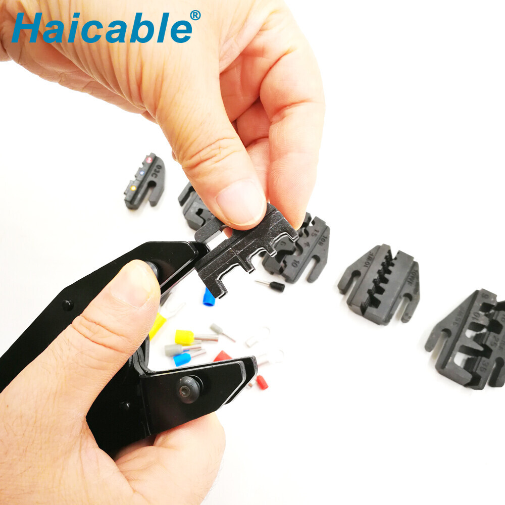 Bornes isolées et outils de sertissage pour connecteurs LXN-03C