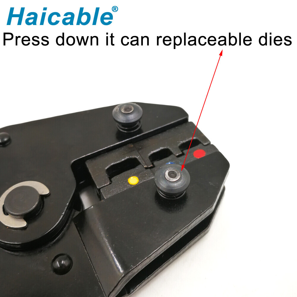 Bornes isolées et outils de sertissage pour connecteurs LXN-03C