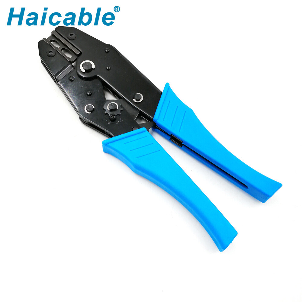 Bornes isolées et outils de sertissage pour connecteurs LX-18C Bornes isolées et outils de sertissage pour connecteurs LX-18C