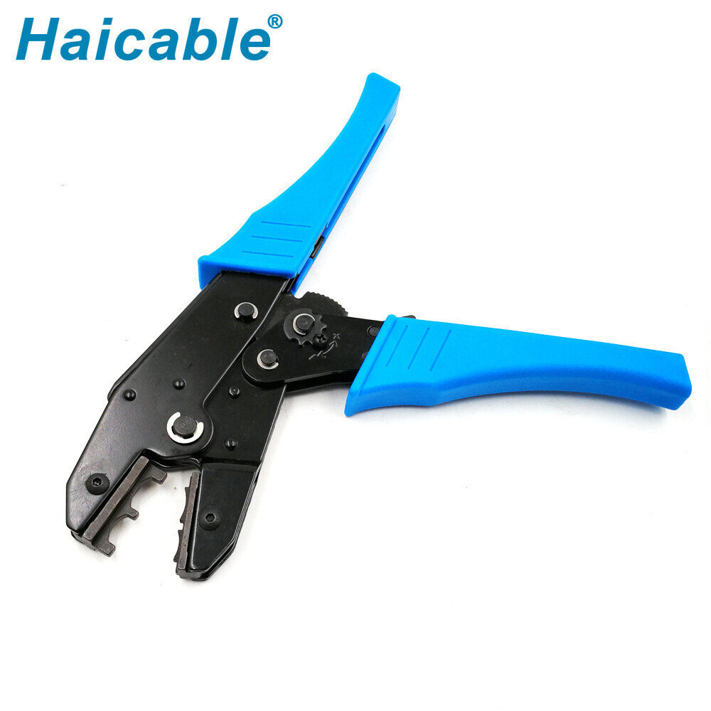 Bornes isolées et outils de sertissage pour connecteurs LX-18C