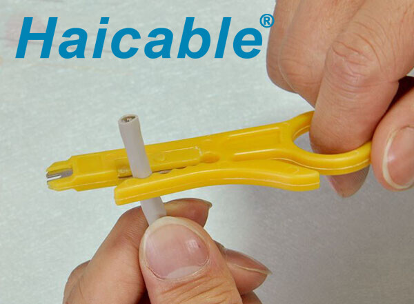 Outil de dénudage de câble UTP/STP HT-318M