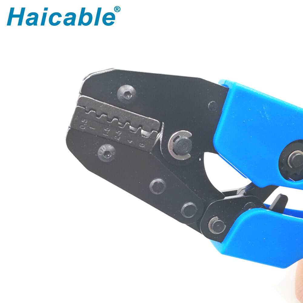 Outils de sertissage pour manchons de câble et embouts de fil AN-06WF