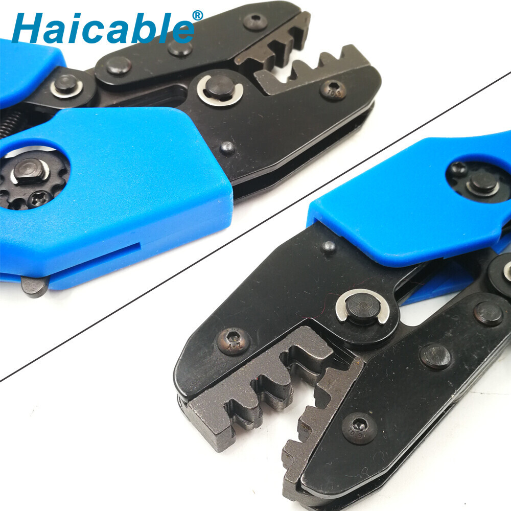 Bornes non isolées et outils de sertissage de languettes AN-03B