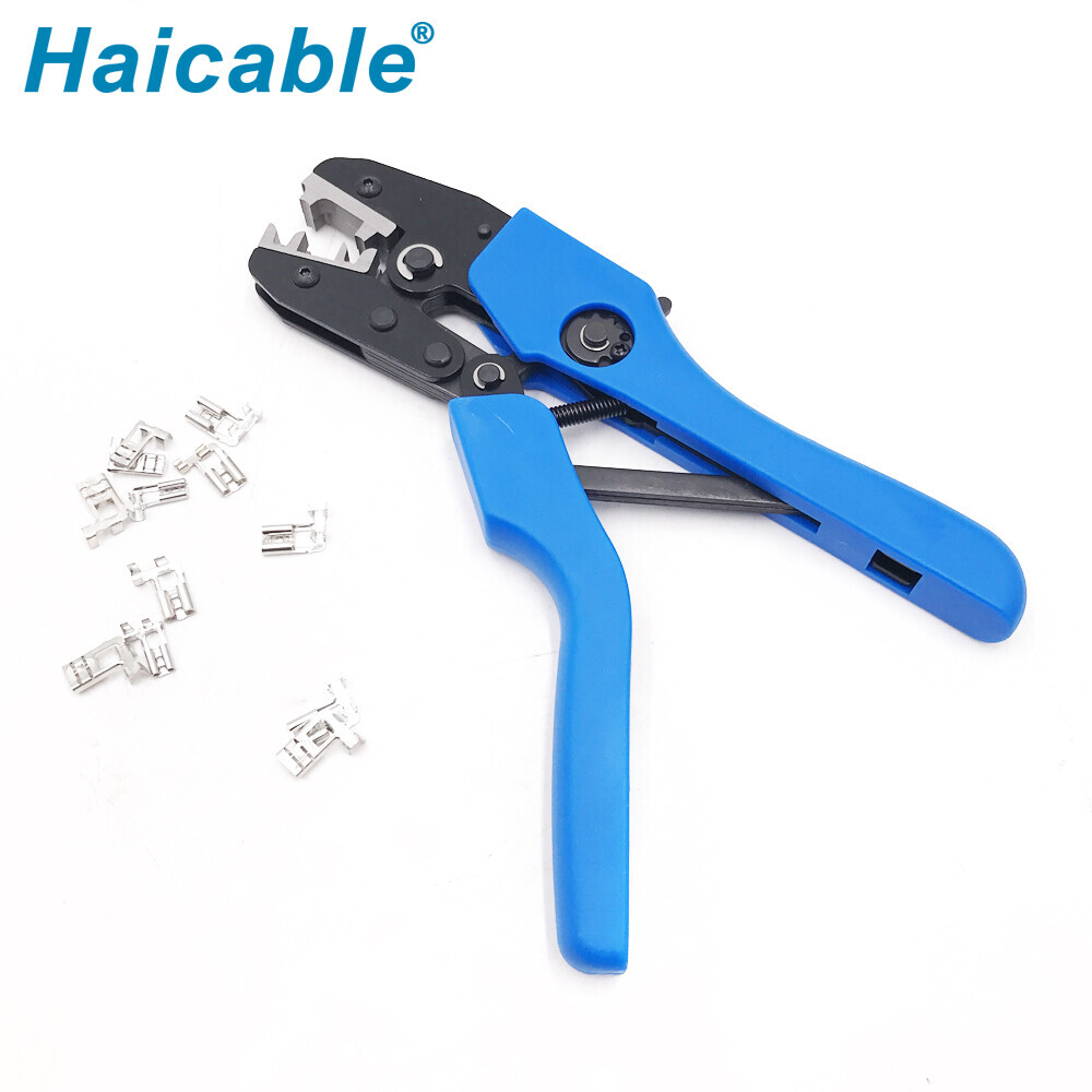 Outils de sertissage pour bornes en drapeau à 90° non isolées AN-0506FL