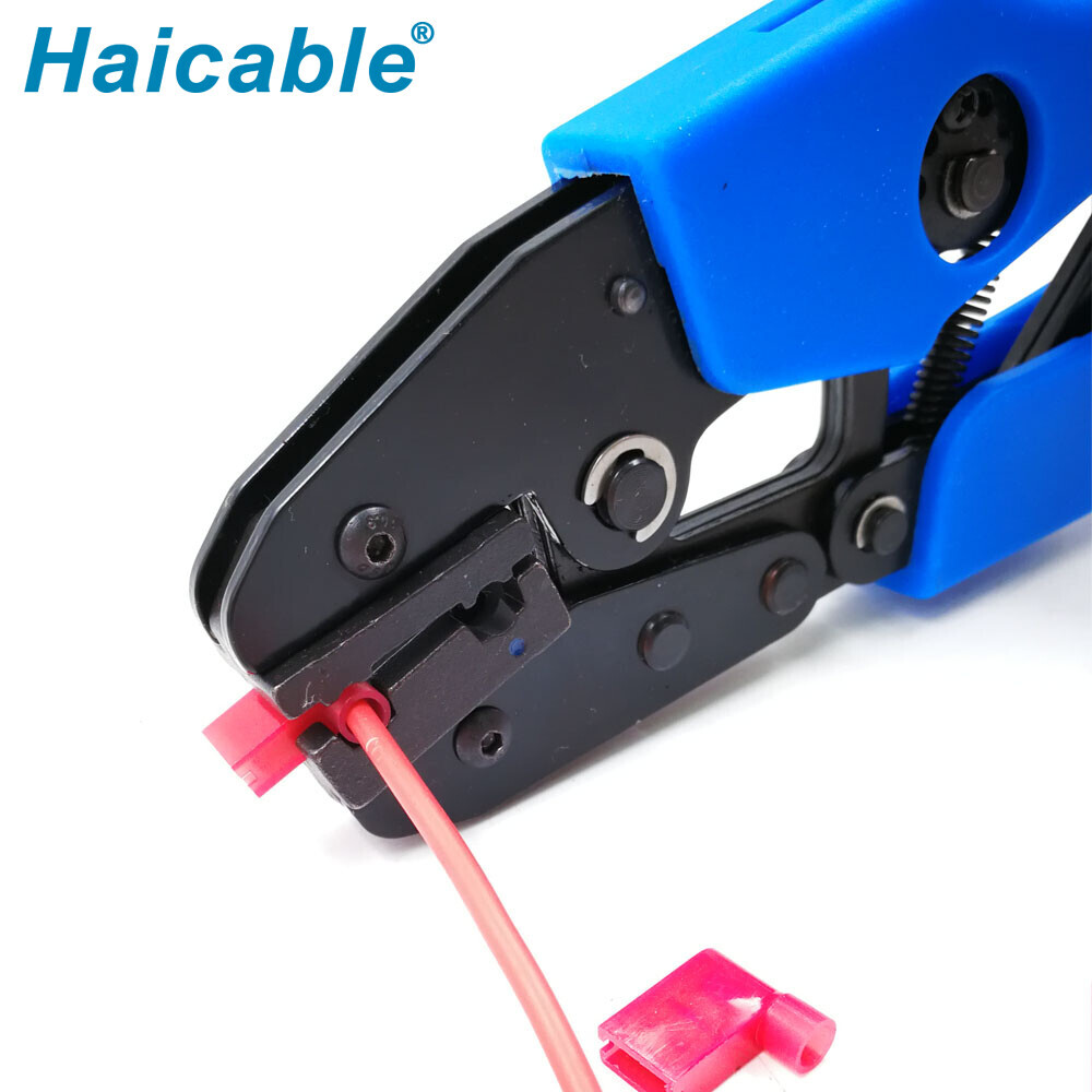 Outils de sertissage pour bornes à drapeau isolées à 90° AN-07FL