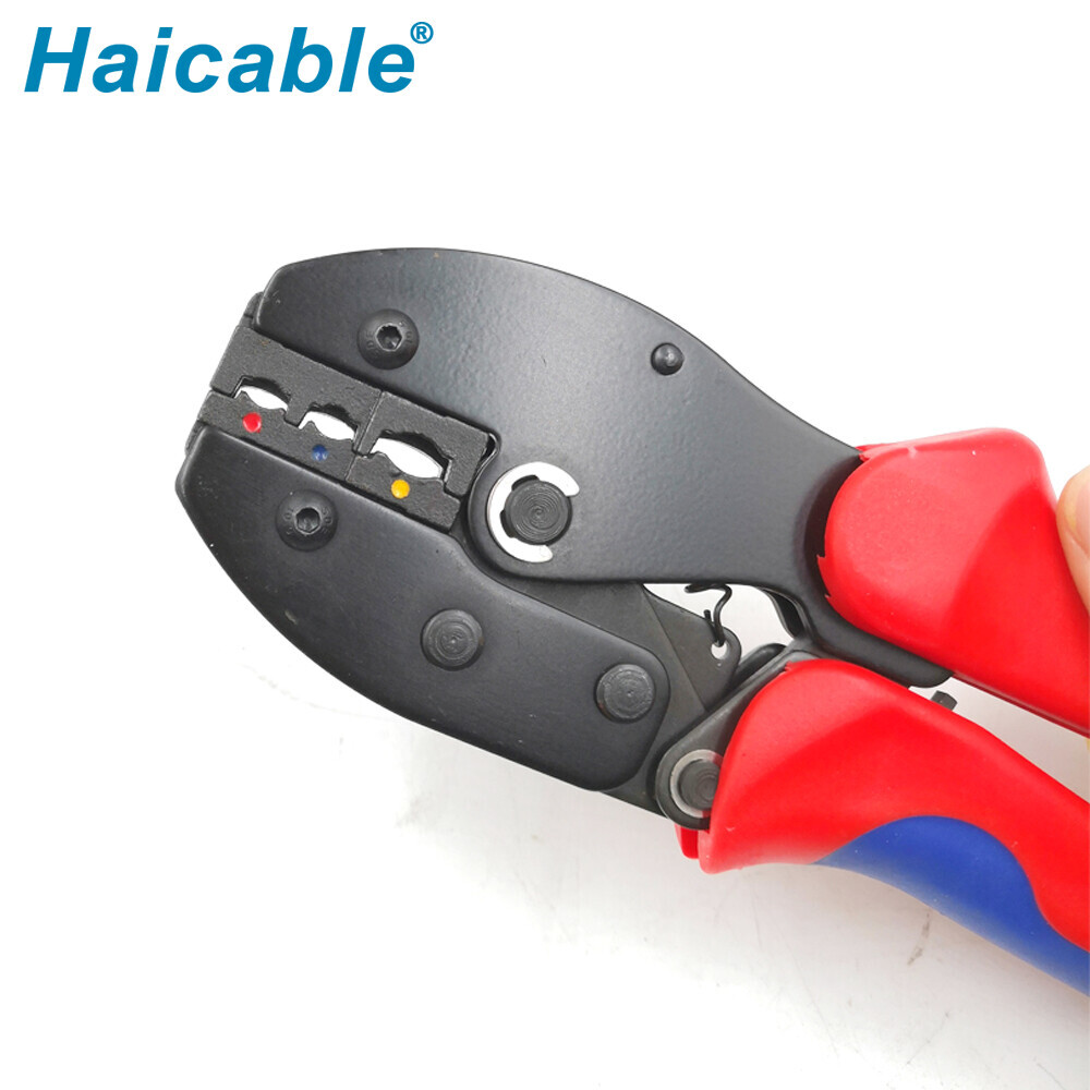 Pince à sertir pour bornes isolées LY-03C