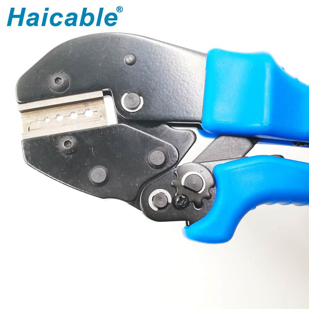 Outils de sertissage pour fiches de contact tournées des compagnies aériennes AP-156